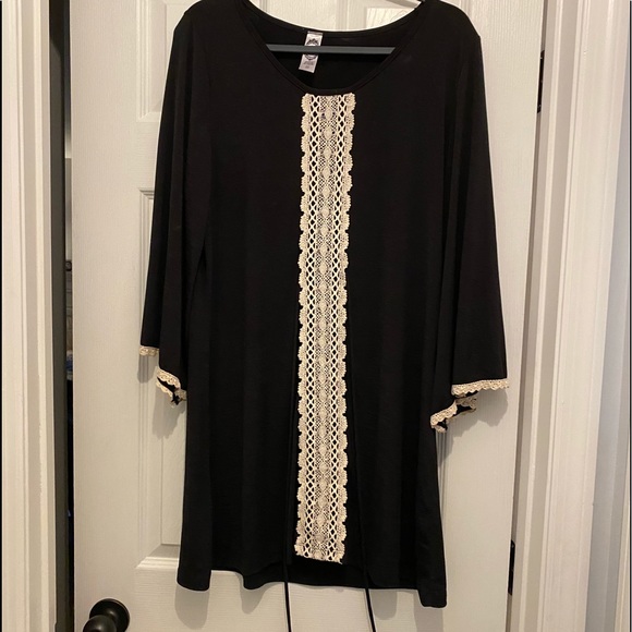 Black and Tan dress - Picture 3 of 5